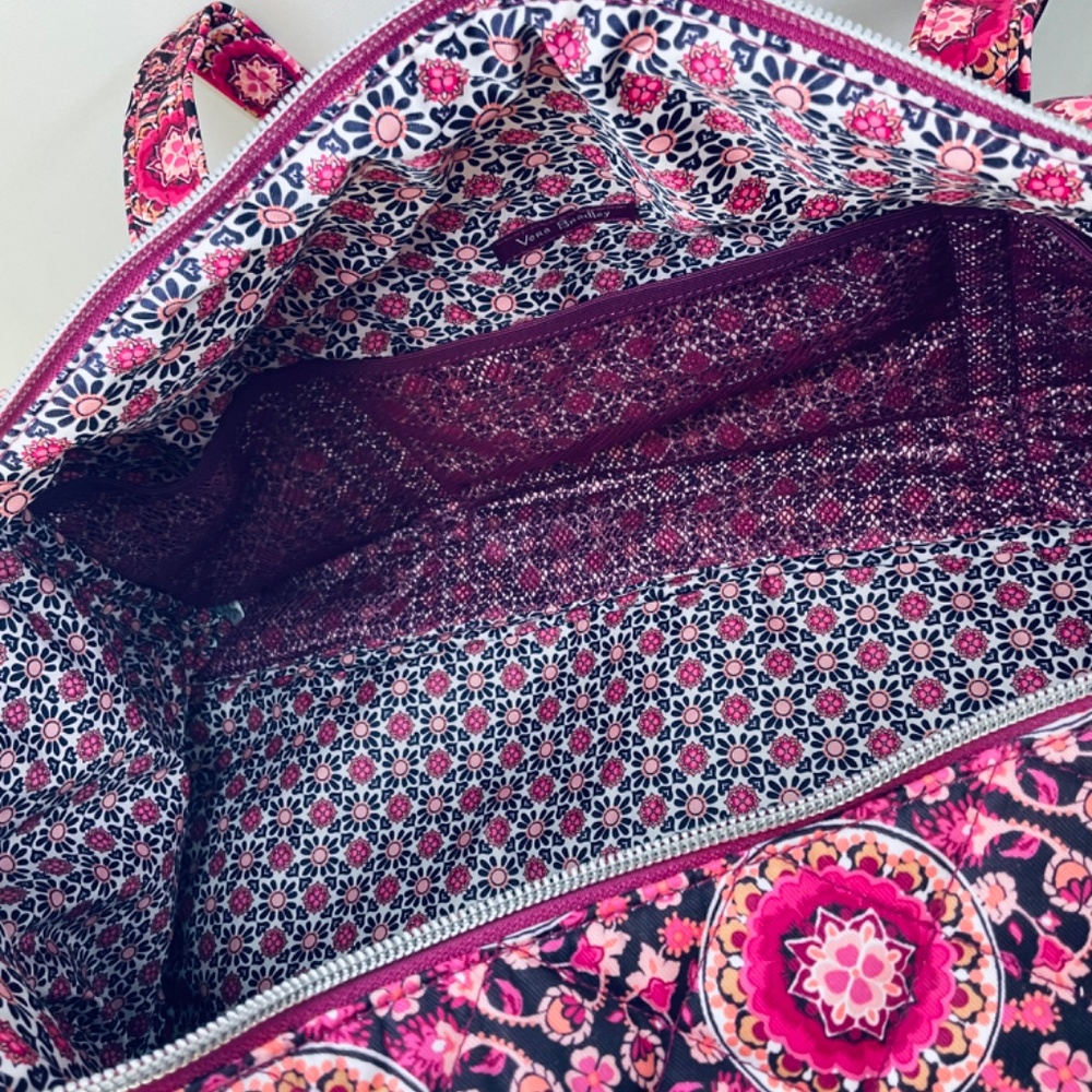 🌸Vera Bradley Medium Duffel Duffle Travel Bag Suitcase Spring Break - Picture 6 of 7